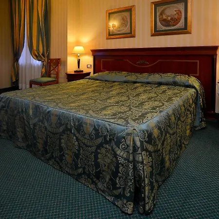 מלון Zanhotel Europa בולוניה