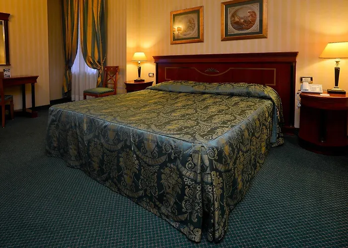 Отель Zanhotel Europa Болонья