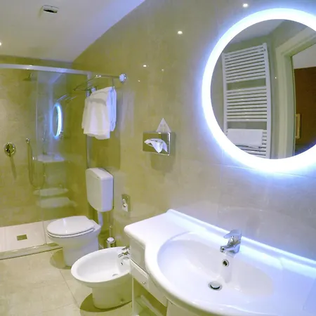 Hotel Zanhotel Europa Bolonia